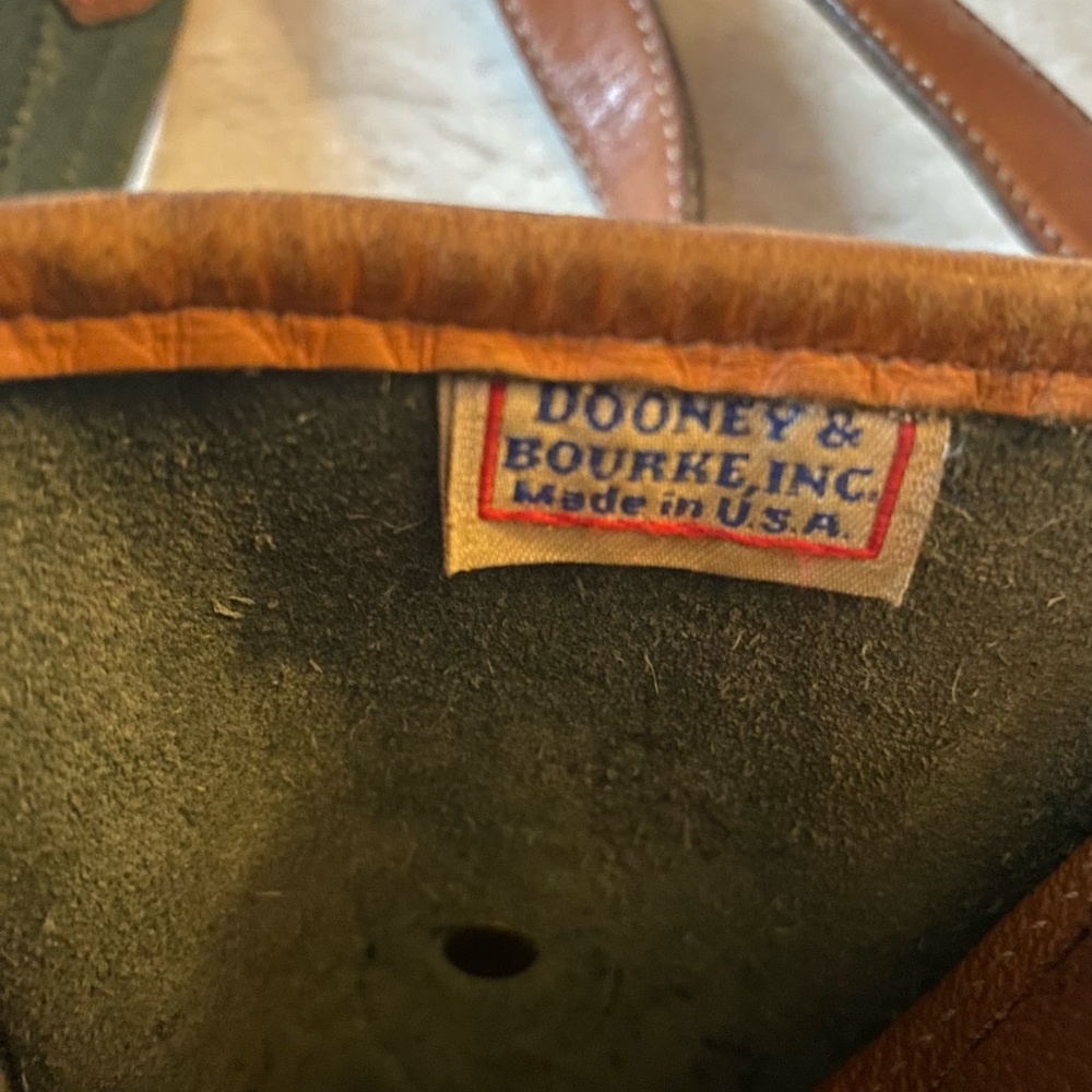 Dooney & Bourke green/brown crossbody. Wallet included in price. ๐ - Picture 10 of 13